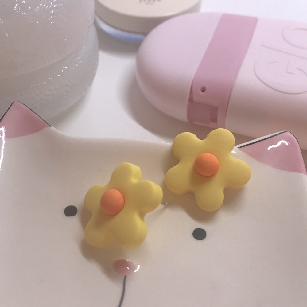 Yellow Flower Sliver Earrings